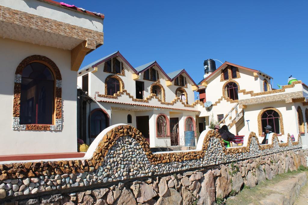 Hostal Jallalla Comunidad Yumani Exteriör bild