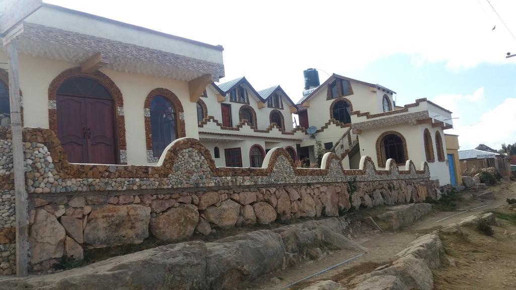 Hostal Jallalla Comunidad Yumani Exteriör bild